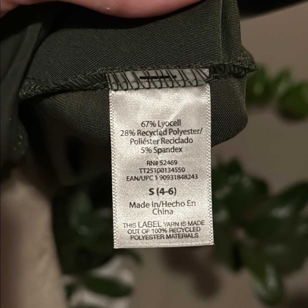 Time & Tru Womens Olive Army Green Knot Front Top shortsleeve blouse Small (4-6) - Picture 8 of 9
